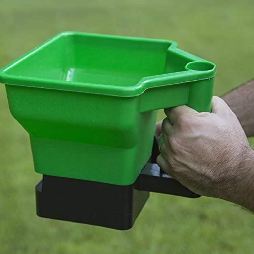 Lawn Fertilizer Spreader: image 2
